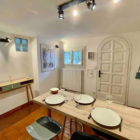 Apartamento Le Jad Joli F2 Proche Gare, Arenes Avec Terrasse Privee Nîmes