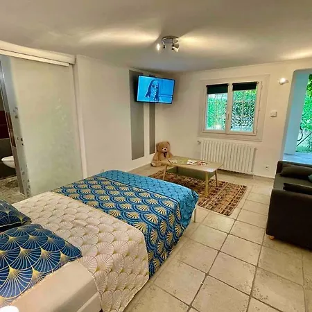 Le Jad Joli F2 Proche Gare, Arenes Avec Terrasse Privee Apartmán *
